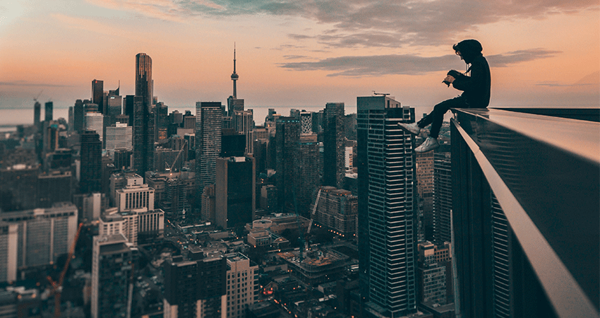 retail cyber threats dude on building feature