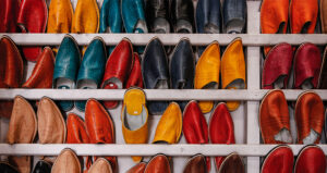 e-merchandising rack of shoes feature