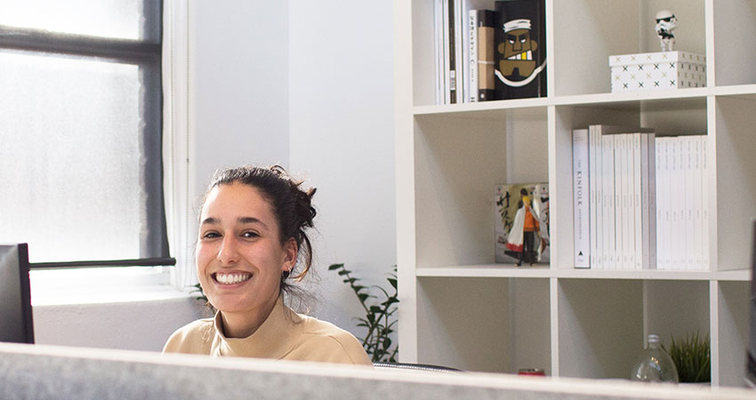 ecommerce back-office lady